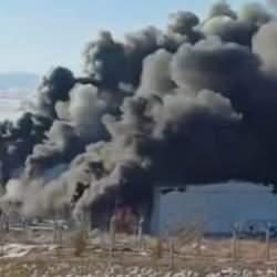 Son dakika! Niğde’de fabrika yangını! Gökyüzü simsiyah...