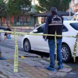 Lise &ouml;ğrencisi okul &ccedil;ıkışı bı&ccedil;aklandı! Kanlar i&ccedil;inde yere yığıldı