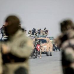 Suriye'den sıcak görüntüler: Suça karışmayan rejim askerlerine tek tek tahliye