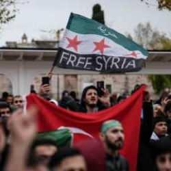 Suriyelilerden T&uuml;rkiye'ye duygulandıran teşekk&uuml;r: Allah vatanınızı korusun!