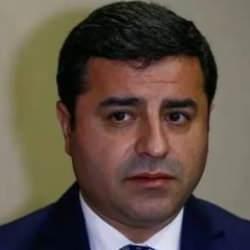 Ter&ouml;r &ouml;rg&uuml;t&uuml; Fırat&rsquo;ın batısından s&uuml;r&uuml;ld&uuml;! Demirtaş&rsquo;ın &ldquo;mal mal&rsquo; s&ouml;zleri g&uuml;ndem oldu