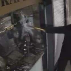 Altın kaplama bilezikleri ger&ccedil;ek sanarak &ccedil;alan şahıslar tutuklandı