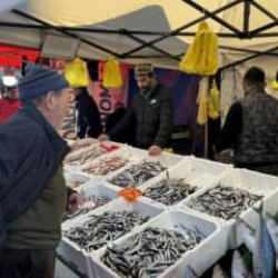 Balıkçılar denize açılamadı, tezgahtaki fiyatlar arttı