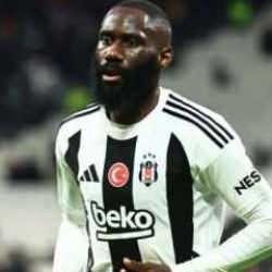 Sözleşmesi bitmişti! Beşiktaş, deneyimli isimle yollarını ayırdı
