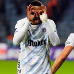 Türk futbolunda daha önce hiç görülmedi! Fenerbahçe rekor transfer için diretiyor
