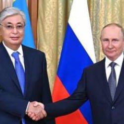 Tokayev ve Putin uçak kazasını görüştü!