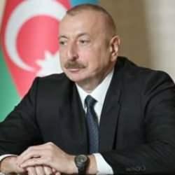 Aliyev havalimanındaki törene katıldı!