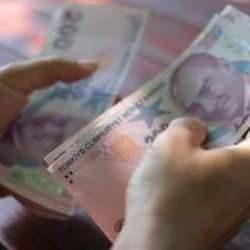 Bir d&ouml;nem sona eriyor: Memurlar artık &ccedil;ift maaş alamayacak