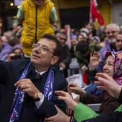 D&uuml;nya T&uuml;rk&ccedil;e &ouml;ğreniyor, Ekrem İngilizcede ısrar ediyor!