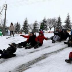 İki ilde eğitime kar engeli! Hangi illerde okullar tatil?