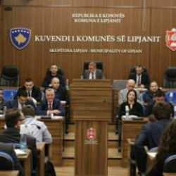 O &uuml;lkede T&uuml;rk&ccedil;e resmi dil oldu! Karar Meclis'ten ge&ccedil;ti