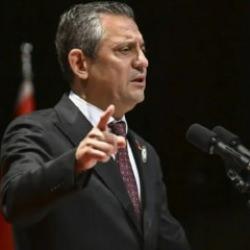 &Ouml;zg&uuml;r &Ouml;zel'den 'sokak' &ccedil;ağrısı: Bir milyon kişi meydana iner rejim değişir!