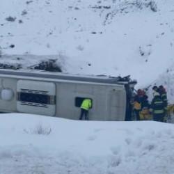 Son dakika... Erzincan'da feci kaza: Yolcu otobüsü devrildi!