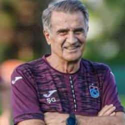 Trabzonspor gol krallığı yarışında zirvede olan ismi getiriyor!