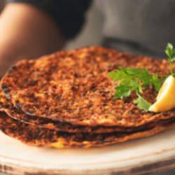 3 lahmacuna &ouml;denen para dudak u&ccedil;uklattı! &Uuml;nl&uuml; kebap&ccedil;ının adisyonu şoke etti