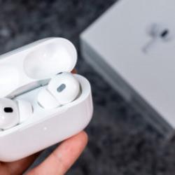 Apple&rsquo;dan yeni AirPods tasarımı sızdı: Renkli prototiplerle dikkat &ccedil;ekiyor