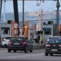 Bakan Uraloğlu'ndan k&ouml;pr&uuml; ve otoyol ge&ccedil;iş &uuml;cretleri paylaşımı