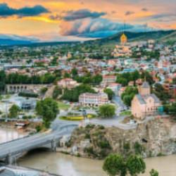 &Ccedil;antasını kapan gidiyor! Kimlik pasaport yetiyor