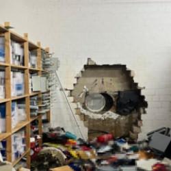 Duvarı delerek banka soydular! Filmleri aratmayan hırsızlık