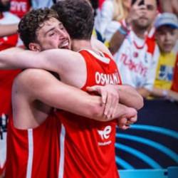 İstiklal Marşımız d&uuml;nyada yankılandı: 2025 T&uuml;rk sporunun gurur tablosu oldu