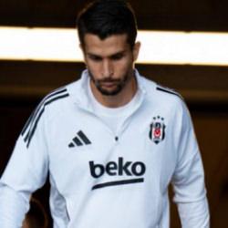 Necip Uysal sezon sonunda futbolu bırakacağını a&ccedil;ıkladı! 'Kalp kırıklığım var'