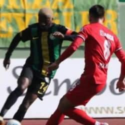 Şanlıurfaspor - Çorum FK maçı başladığı gibi golsüz bitti