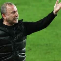 Sergen Yalçın hakemle yaşadığı diyaloğu anlattı! Galatasaray maçı sonrası skandal konuşma