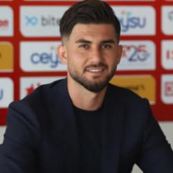 Takımıyla Avrupa'da oynuyordu! S&uuml;per Lig'den 2. Lig'e transfer oldu