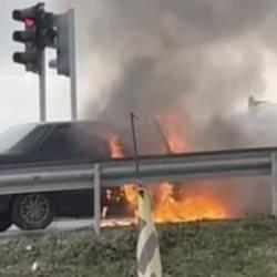 Tekirdağ'da seyir halindeki otomobil alev topuna d&ouml;nd&uuml;!