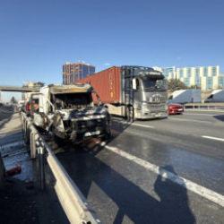 TEM Otoyolu'nda ara&ccedil; yangını: S&uuml;r&uuml;c&uuml; son anda kurtuldu!