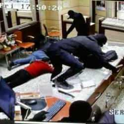 20 kilo altınla ka&ccedil;an soyguncular soygun filminden esinlenmişler