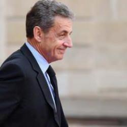 Camide iftara katılan Sarkozy'den söz