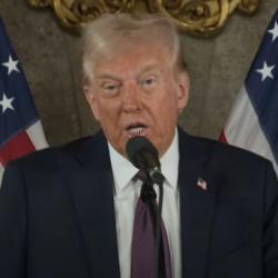 Donald Trump, Panama Kanalı ve Gr&ouml;nland'a askeri g&uuml;&ccedil; kullanacağını ima etti