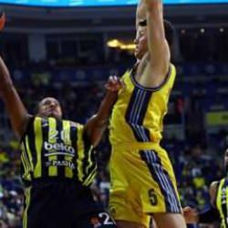 Fenerbahçe, EuroLeague'de farklı kazandı