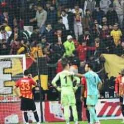 Kayserispor-Galatasaray maçındaki olaylarda yeni gelişme! 10 taraftar...