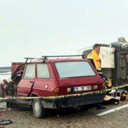 Kırşehir'de katliam gibi kaza! &Ouml;l&uuml; ve yaralılar var