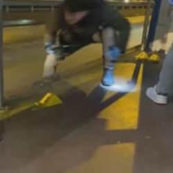 Metrob&uuml;ste rastgele ateş eden ş&uuml;pheli g&ouml;zaltına alındı