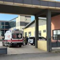 Okul bah&ccedil;esinde bı&ccedil;aklı kavga: Bir &ouml;ğrenci yaralandı