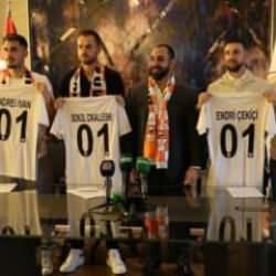 Adanaspor'dan imza şov!