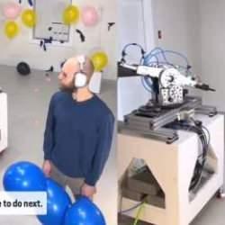 Evinin garajında sesli komutlarını takip eden yapay zekâ destekli silah icat etti! 