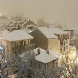 Kar bastırdı! İki ilde okullar tatil edildi