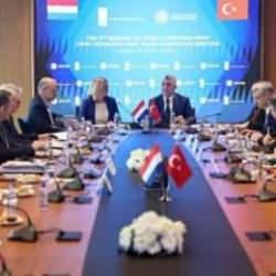 Türkiye ile Hollanda arasında imzalar atıldı! Yol haritası çizildi