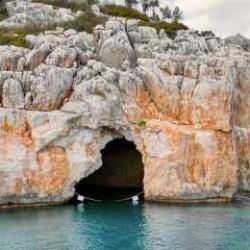 Antalya'daki bu iki mağara zincirlenerek girişler yasaklandı