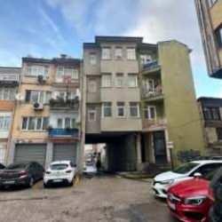 Bursa’da kolonları olmayan binaya bakan bir daha bakıyor