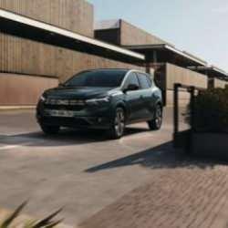 Dacia&rsquo;dan elektrikli ara&ccedil;ta yeni d&ouml;nem: Sandero elektrikli versiyonuyla geliyor!