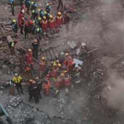 Konya'da bina çöktü: Kurtarma çalışmaları sürüyor