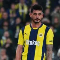 Mourinho'yu zorlayan karar! Samet Akaydin ilk 11'e dönebilir