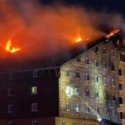 Yangın merdivenini bu yüzden kullanamadılar! Bolu faciasından yeni görüntüler! 