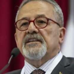 Beton firmasının reklamı Naci Görür'ü çileden çıkarttı: 'Densizlik'