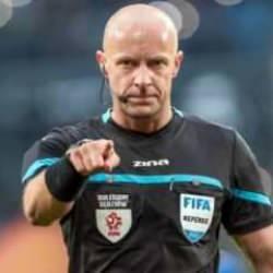 D&uuml;nyaca &uuml;nl&uuml; hakemden Galatasaray - Fenerbah&ccedil;e derbisine yeşil ışık